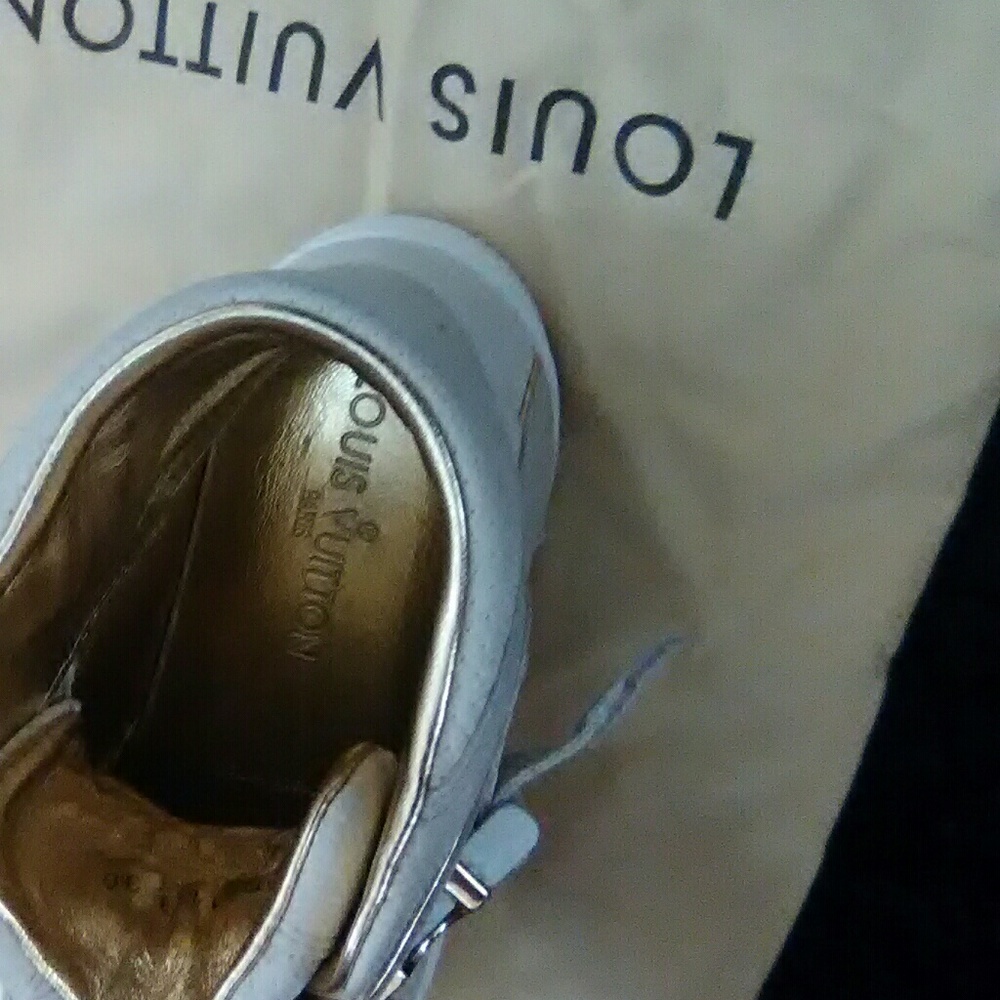 Louis Vuitton Paris sneakers - Picture 2 of 6